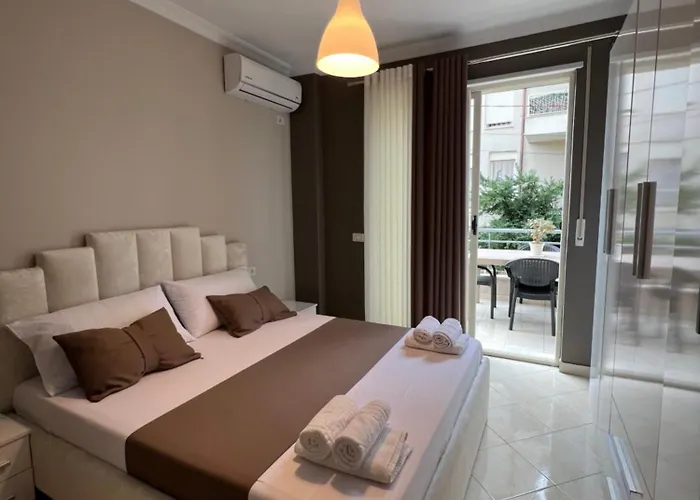 Lake View Apartment Tirana Parking Free